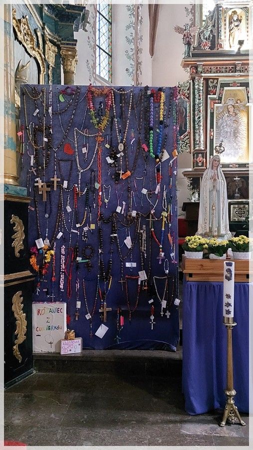 Wystawa „RODZINNY RÓŻANIEC”